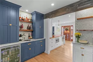 2269 E Main Rd, Portsmouth, RI 02871 - Photo 14