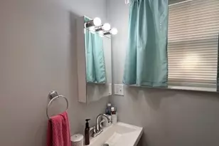 286 Glenwood Ave, Pawtucket, RI 02860 - Photo 8