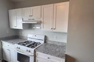 17 6th St, Providence, RI 02906 - Photo 2