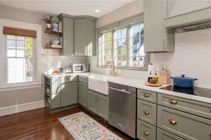 26 Vernon Ave, Newport, RI 02840 - Photo 1