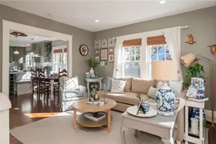 26 Vernon Ave, Newport, RI 02840 - Photo 6