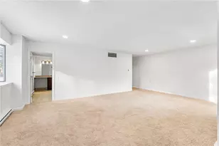 30 Argyle Ave, East Providence, RI 02915 - Photo 28