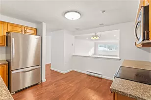 30 Argyle Ave, East Providence, RI 02915 - Photo 16