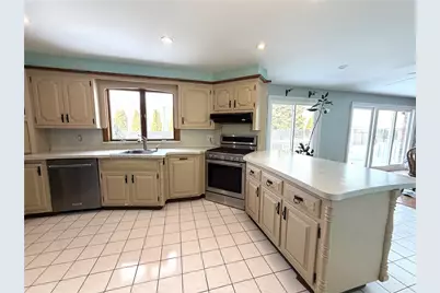 33 Whipple Avenue, Westerly, RI 02891 - Photo 10