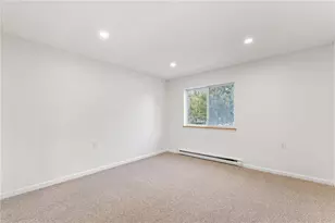 30 Argyle Ave, East Providence, RI 02915 - Photo 20