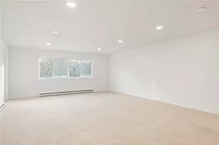30 Argyle Ave, East Providence, RI 02915 - Photo 6