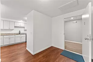 30 Argyle Ave, East Providence, RI 02915 - Photo 8