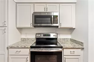 30 Argyle Ave, East Providence, RI 02915 - Photo 16