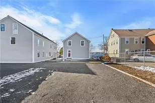 484 Thames St, Bristol, RI 02809 - Photo 4