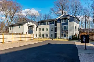 32 Exchange St, East Greenwich, RI 02818 - Photo 2