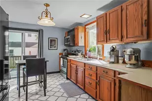 19 Slocum St, Newport, RI 02840 - Photo 8