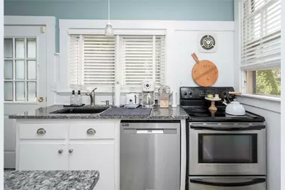 1 Pell Street, Newport, RI 02840 - Photo 8