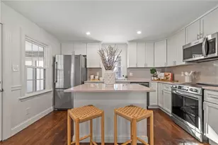 47 Brettonwoods Dr, Cranston, RI 02920 - Photo 4