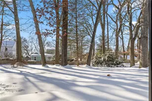 47 Brettonwoods Dr, Cranston, RI 02920 - Photo 28