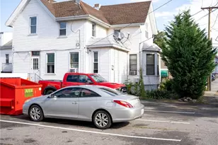 93 Warren Ave, East Providence, RI 02914 - Photo 4