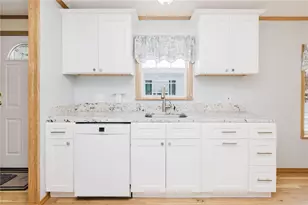 21 Nightingale Ln, Tiverton, RI 02878 - Photo 6