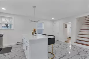 215 Kenyon Ave, Pawtucket, RI 02861 - Photo 4