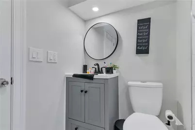 215 Kenyon Avenue, Pawtucket, RI 02861 - Photo 12