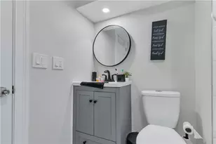 215 Kenyon Ave, Pawtucket, RI 02861 - Photo 12