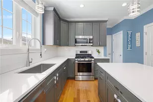 136 Cobble Hill Rd, Lincoln, RI 02865 - Photo 18