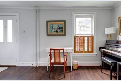 27 Burnside Avenue, Newport, RI 02840 - Photo 4