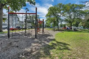 48 Kenwood St, Providence, RI 02909 - Photo 26