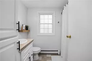 4 Halsey Ave, Middletown, RI 02842 - Photo 20