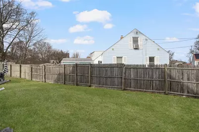 4 Halsey Avenue, Middletown, RI 02842 - Photo 32