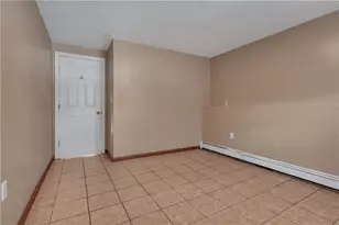 66 Silver Lake Ave, Providence, RI 02909 - Photo 12