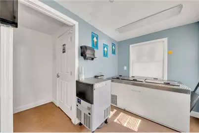 426 Cass Avenue, Woonsocket, RI 02895 - Photo 28