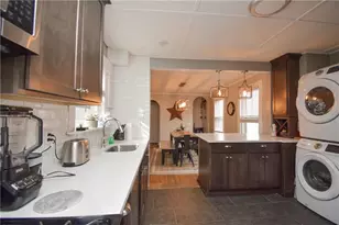 16 Vaughan Ave, Newport, RI 02840 - Photo 18