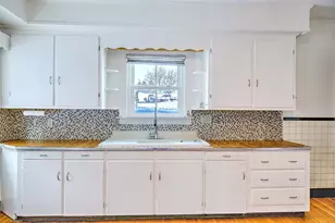 2952 E Main Rd, Portsmouth, RI 02871 - Photo 20