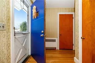 10 Hall St, West Warwick, RI 02893 - Photo 10