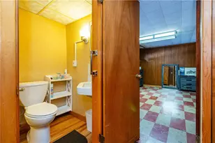 10 Hall St, West Warwick, RI 02893 - Photo 42