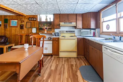 10 Hall Street, West Warwick, RI 02893 - Photo 36