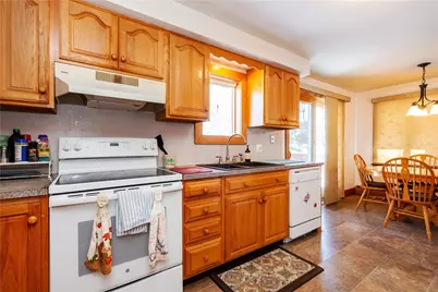 10 Hall Street, West Warwick, RI 02893 - Photo 22