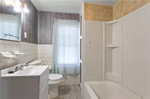 147 Warwick St, Woonsocket, RI 02895 - Photo 26