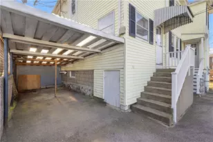 147 Warwick St, Woonsocket, RI 02895 - Photo 34