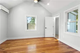 28 Manchester St, Warwick, RI 02888 - Photo 16