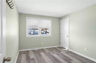 82 Primrose Dr, Warwick, RI 02818 - Photo 12