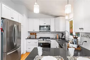 27 Great Oak Dr, Warwick, RI 02886 - Photo 12