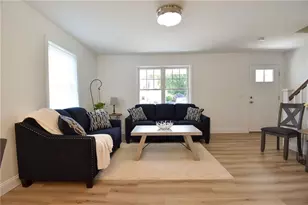 107 Coburn St, Warwick, RI 02889 - Photo 4