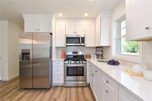 107 Coburn St, Warwick, RI 02889 - Photo 10