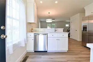 107 Coburn St, Warwick, RI 02889 - Photo 12