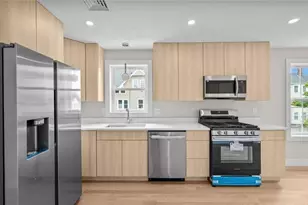 44 Puritan St, Providence, RI 02905 - Photo 6