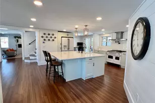 54 Isabelle Dr, Narragansett, RI 02882 - Photo 6