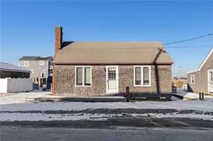 1138 Succotash Rd, Narragansett, RI 02882 - Photo 2