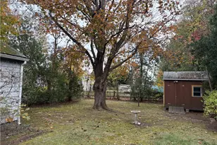 10 Jesse Davis Ln, Barrington, RI 02806 - Photo 2