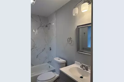 184 Avenue C #E5, Woonsocket, RI 02895 - Photo 8