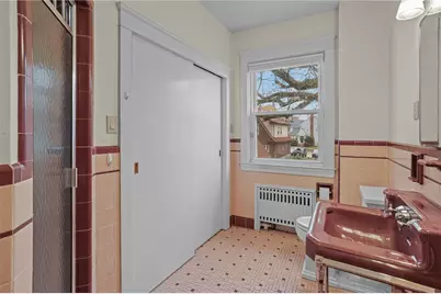 84 Enfield Avenue, Providence, RI 02908 - Photo 32